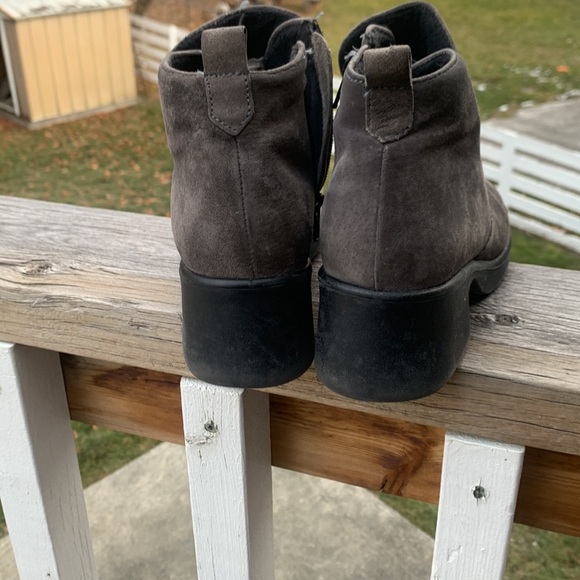 Hush Puppies vintage, suede ankle boots - Picture 3 of 9